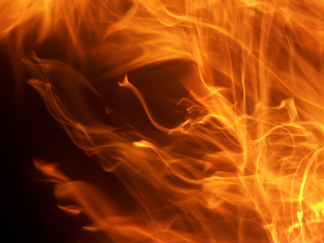 dancing-flames-71750_1280