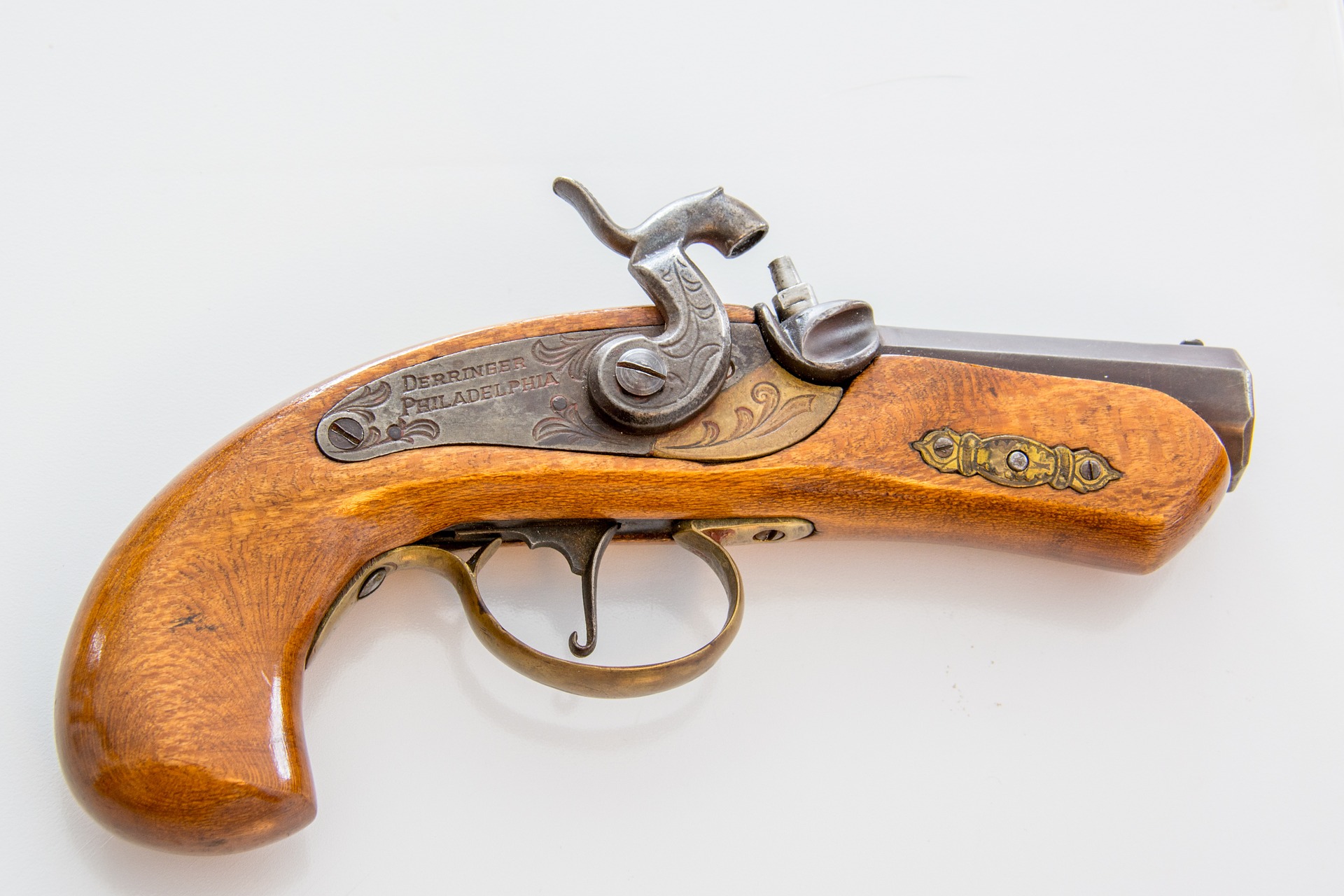 gun-1144112_1920.jpg