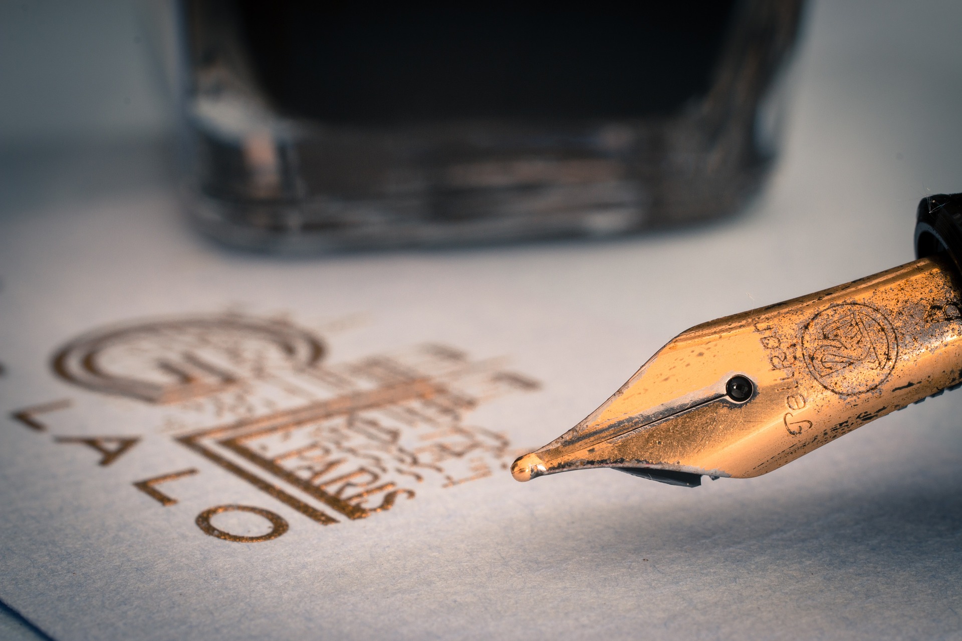 fountain-pens-1393979_1920.jpg