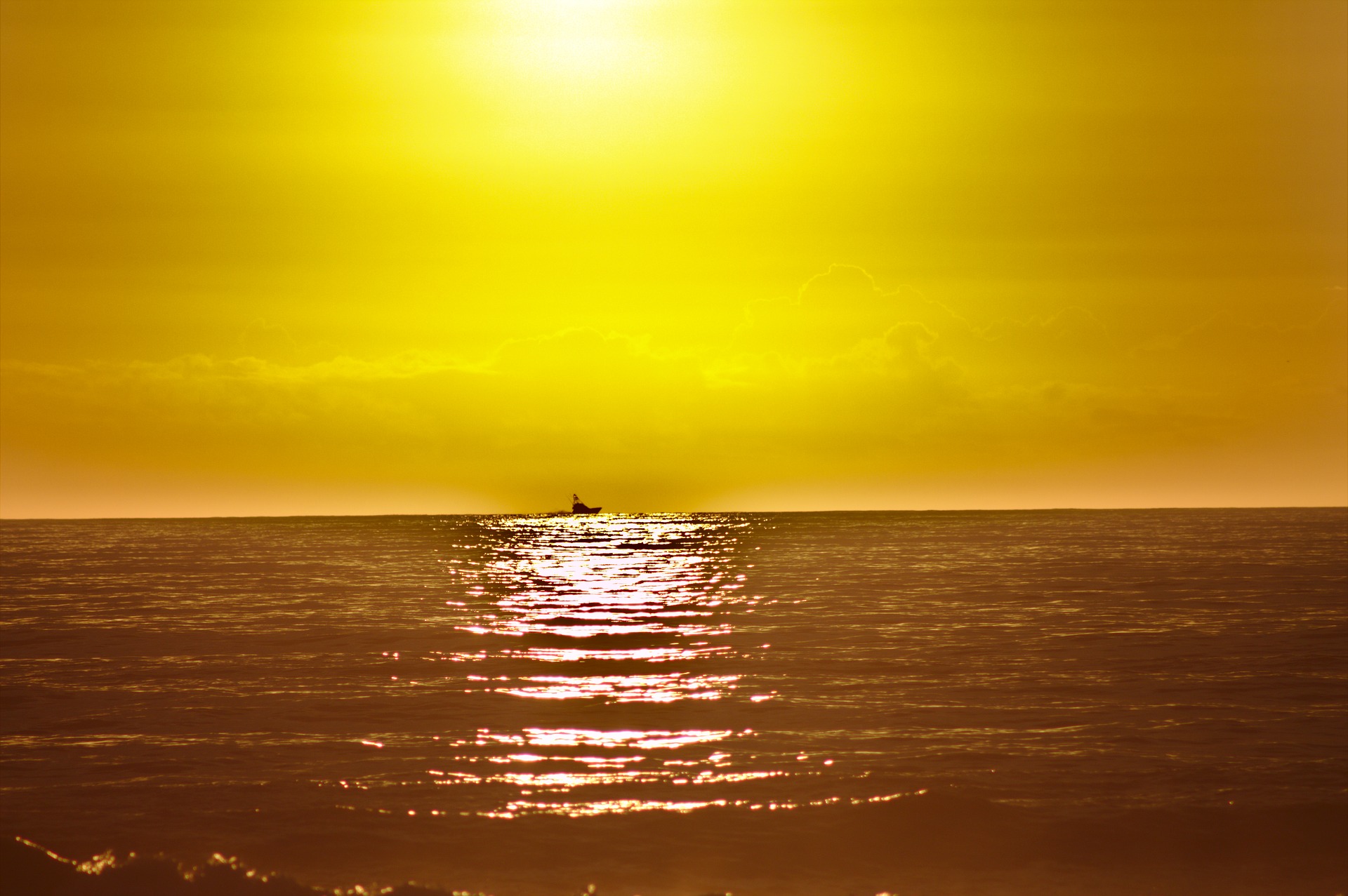 sunrise-1771765_1920.jpg